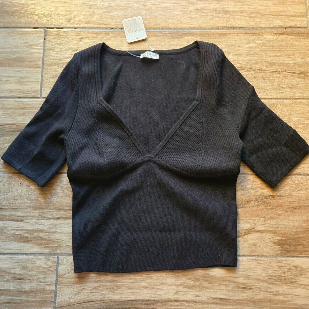 NWT-Free People V-Neck Blouse Black Size M